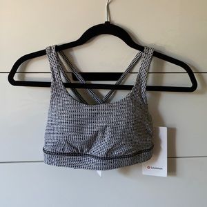 Lululemon sports bra super cute bought wrong Size